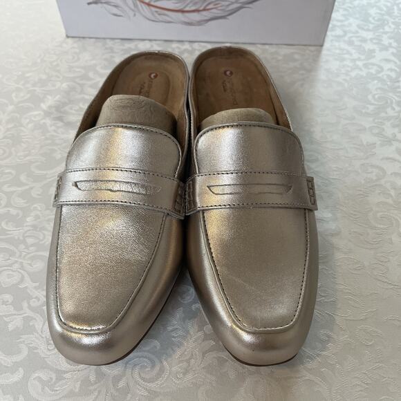 NEW Clarks Women 9M Keesha Donna Gold Metallic Leather Slip On Open Back Mules - Picture 2 of 9